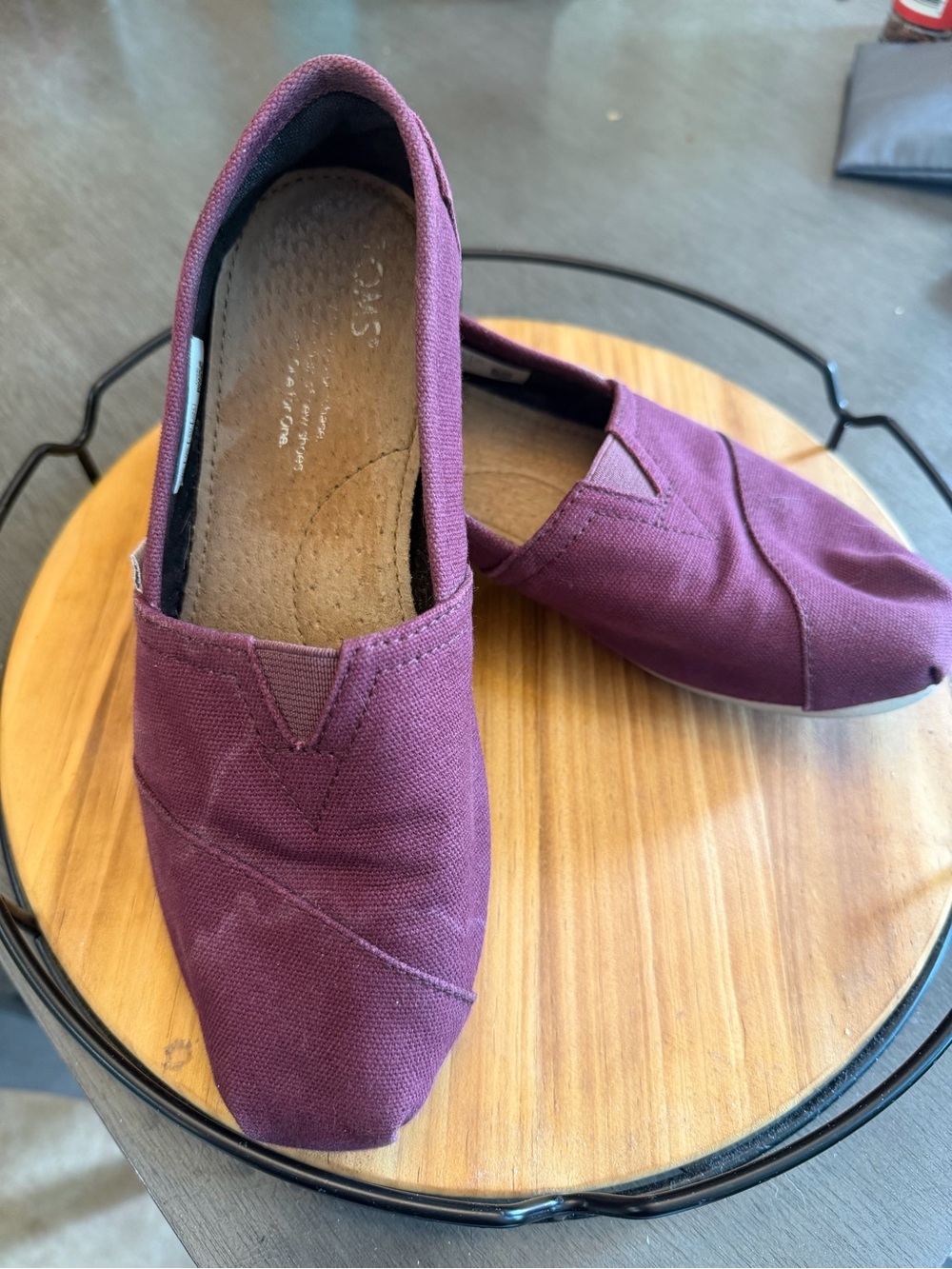 Toms Women's Slip-On Canvas Flats in Deep Plum